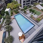 Glamorous 2-Bedroom Retreat In Blvd Crescent Near Dubai Mall