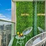 Smartstay At Grande Signature - Burj Khalifa View - 5 Min Dubai Mall - Downtown Dubai - Brand New Luxury Apartments