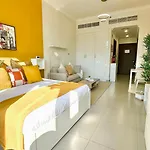 Luxury Bright Studio Near Ski Dubai With Pool View