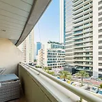 Amazing 1 Bed Room Apartment In Dubai Marina