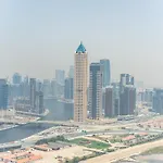 Glamorous 2-Bedroom Apartment With Skyline Views In Business Bay