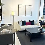 Stylish Studio 5 Minutes Away By Car From Burj Khalifa