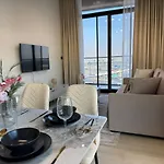 Ashri Hh Spacious Apartment In Jvc, Binghatti Luna