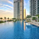 First Class 2Br Mesmerizing Creekfront Views