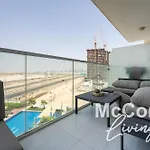 Stylish Studio With Pool View & Free Parking