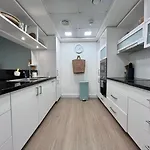 Bright And Spacious Flat Downtown Burj Khalifa