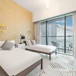 Beautiful 2 Bedroom Apartment Montrose Residence