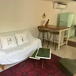Private Cottage With Bbq Area 5 Min Walk To Beach!