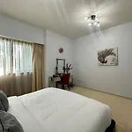 Stylish 1Br In Executive Tower