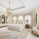 Vayk - Iconic 5 Bedroom Villa On The Palm With Private Pool