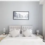 Stonetree - Modern 1 Bedroom Apartment Near Marina Beach