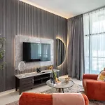 Escape 24 Holiday Homes - Bay Square - Studio Business Bay Dubai
