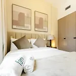 Fam Living - 3 Bedroom And Maids Room Retreat Overlooking Dubai Canal
