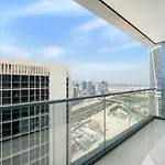 Luxury 1-Bedroom Apart In Business Bay
