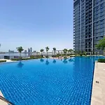 Stunning 2Br With Sea View At Creek Edge Tower - 2610