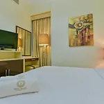 Vista Hotel Apartments Deluxe