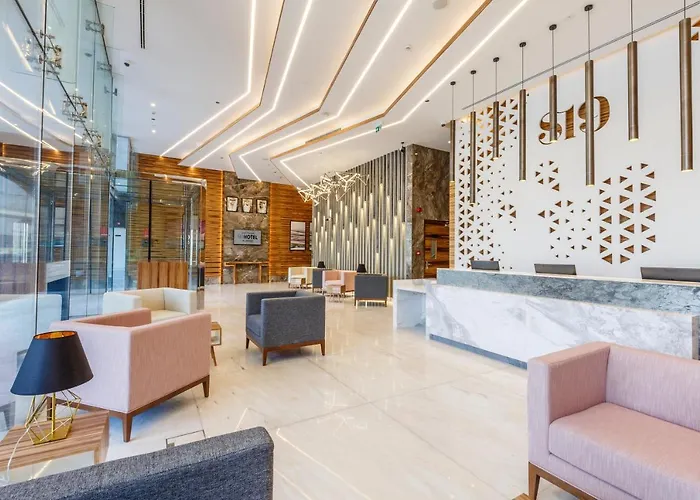 S19 Hotel-Al Jaddaf Metro Station