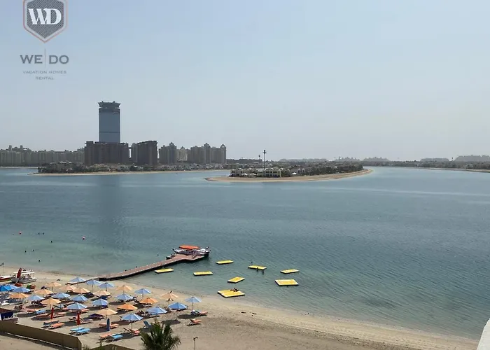 Luxurious 1-Bedroom With Private Beach Access