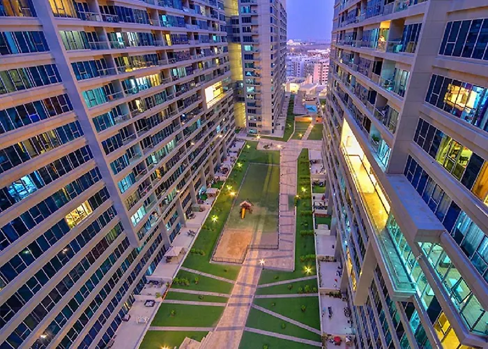 Octavius Holiday Homes, Spacious 2 Bedroom Apartment, Dubai Skyline & Burj Khalifa View