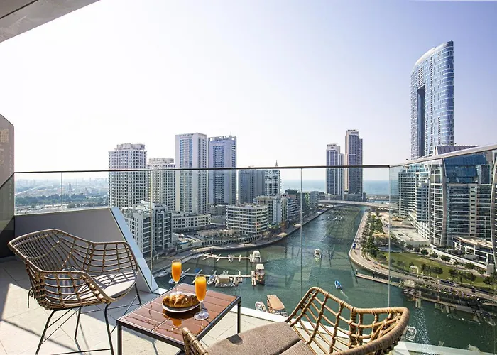 Stunning Views Elegant 5 Star Luxury 1Br Dubai Marina