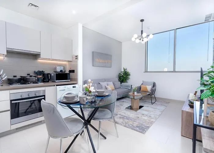 White Sage - Elegant Apartment With Unobstructed City Views