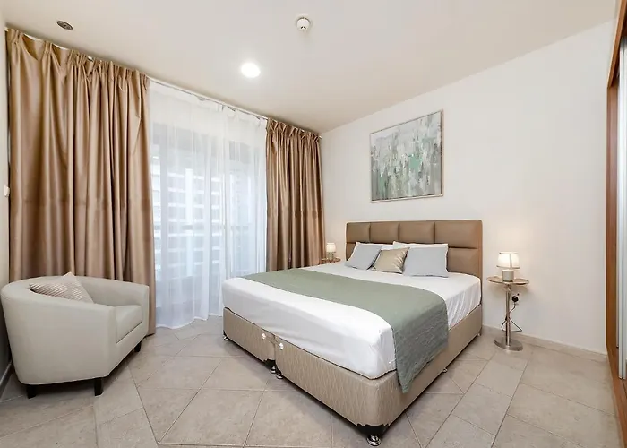 Luxury Princess Tower 1 Bedroom Brand New Furnished Apartment