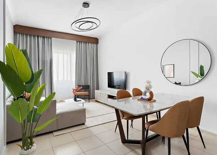Silkhaus Modern Living Studio In Art Residence
