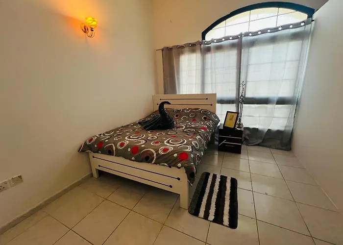 Al-Satwa Central Bliss: Ideal For Families