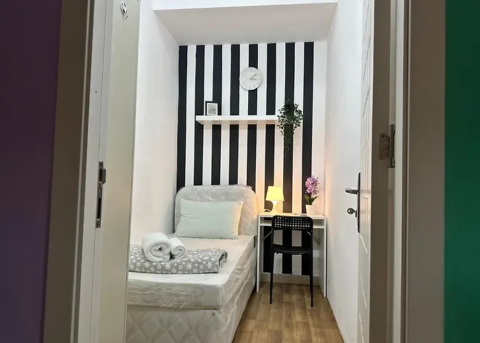 Beautiful Partition Strip Room In Barsha Heights