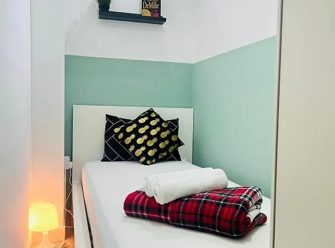 Flexible Small Partition Room Near Moe
