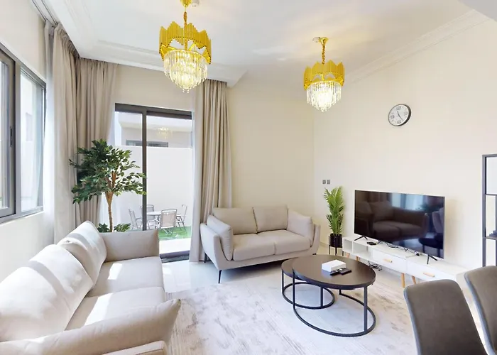 Primestay - Odora 3Br Villa, Damac Hills 2