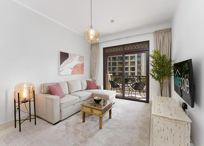 Green Living Chic 1 Bedroom Apartment