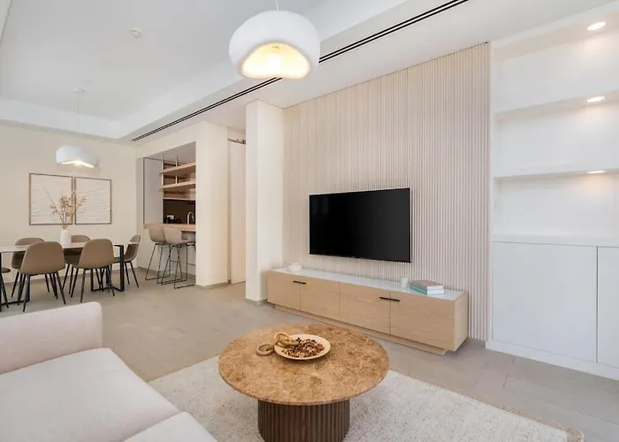 Amazing 2 Bedroom - Pool - Ellington Wilton Terraces
