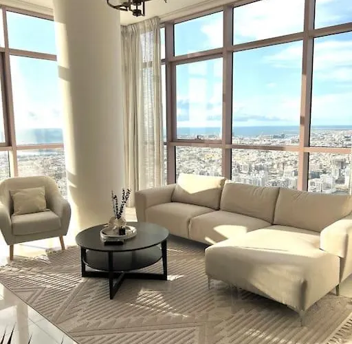2Br With Incredible Views Of The Sea And Dubai