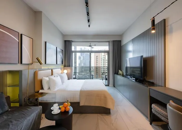A Cozy Studio Apartment With Canal Views
