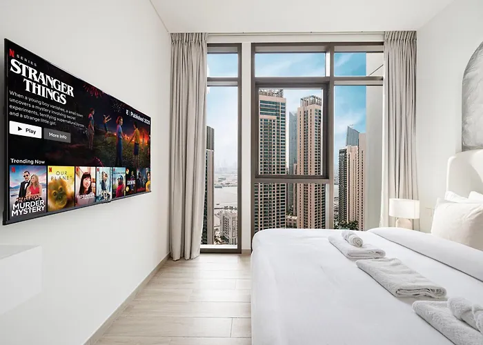 Elegant 1Br With Skyline View In Creek Harbour