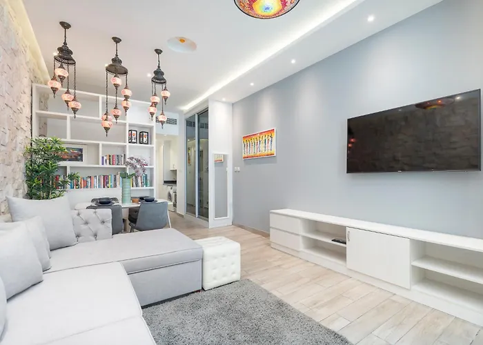 Palm Jumeirah Studio With Sea View Spacious