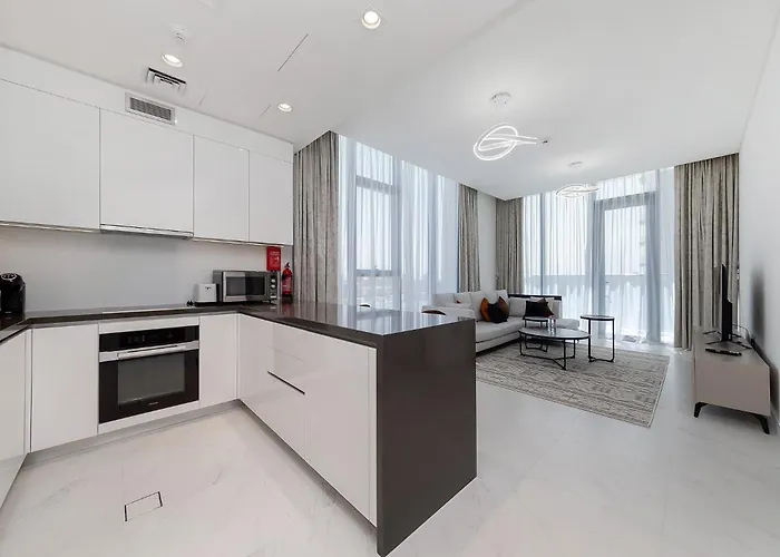 Spacious 1 Bedroom Lagoon