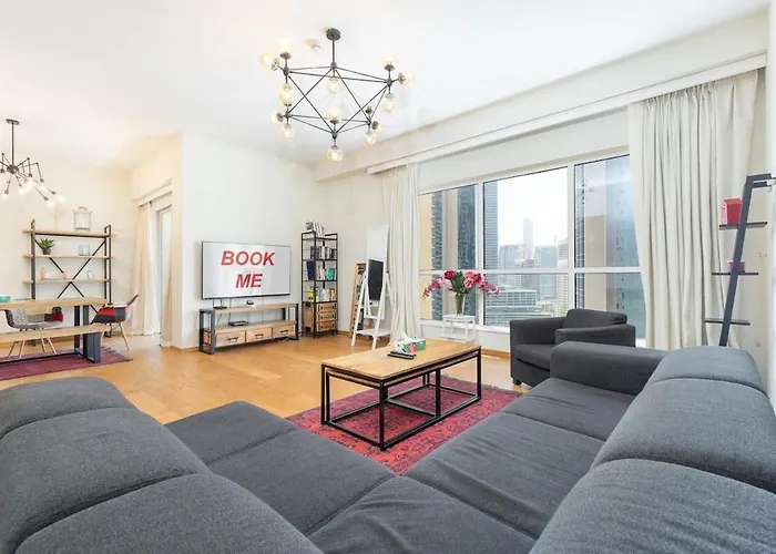 Stylish Pad Right By The Beach