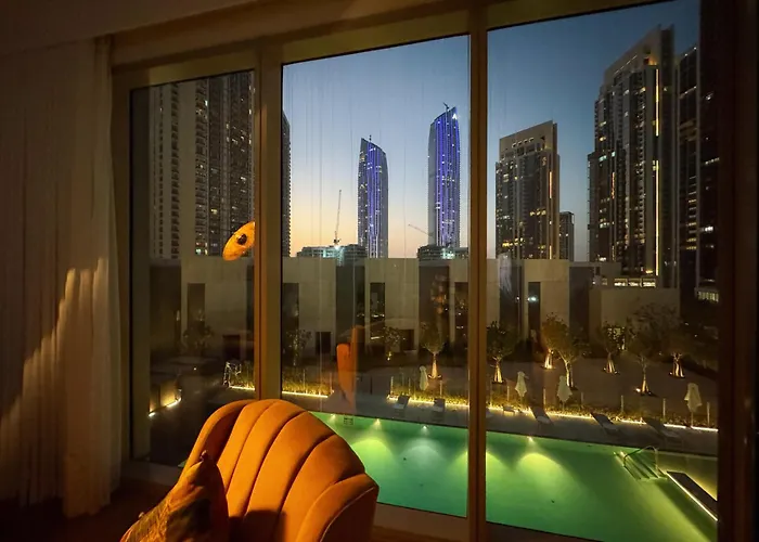 Luxury 2 Bedroom Poolside Haven In Dubai Creek Harbour