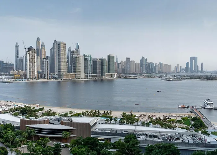 Amazing Sea Views With Direct West Beach Access