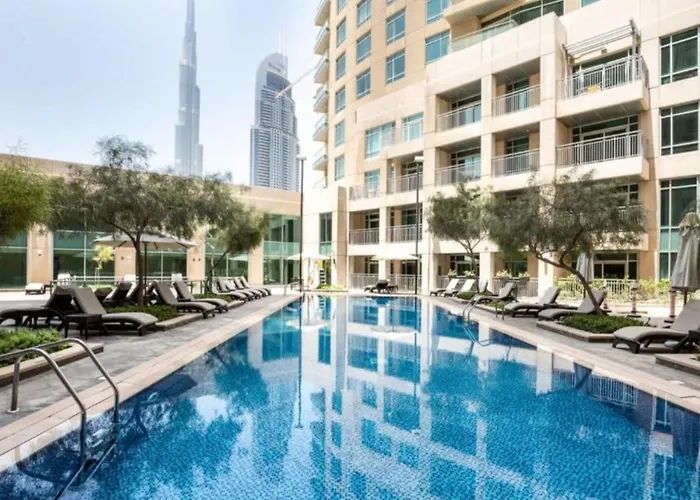 Downtown 1 Bed With A Pool Side Burj Khalifa View