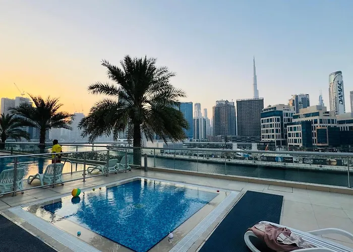 Stylish Fairview Stay In Business Bay Canal View Marasi Drive