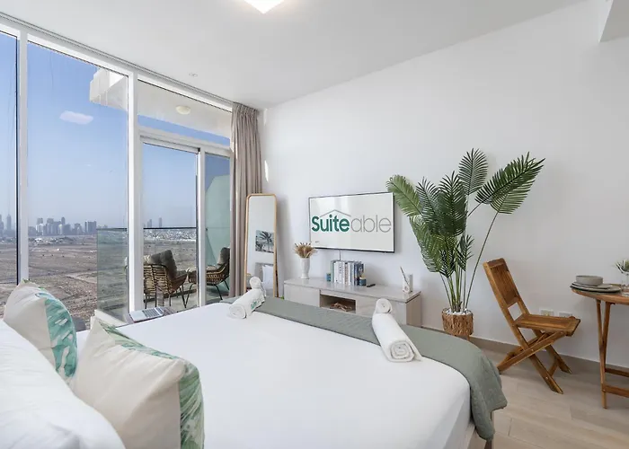 Bright And Stylish Studio In Jvc With Skyline View