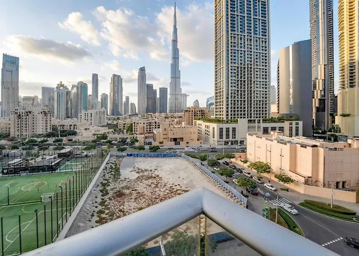 Elegance Above The Skyline Furnished 2-Br With Direct Burj Khalifa Panoramas By Petals Holiday Homes