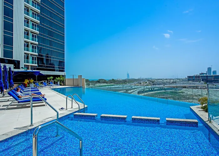 Golf Views In 30Th Floor