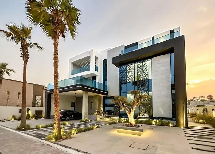 World Class Luxurious 8 Bdr - Villa In Palm Jumeriah