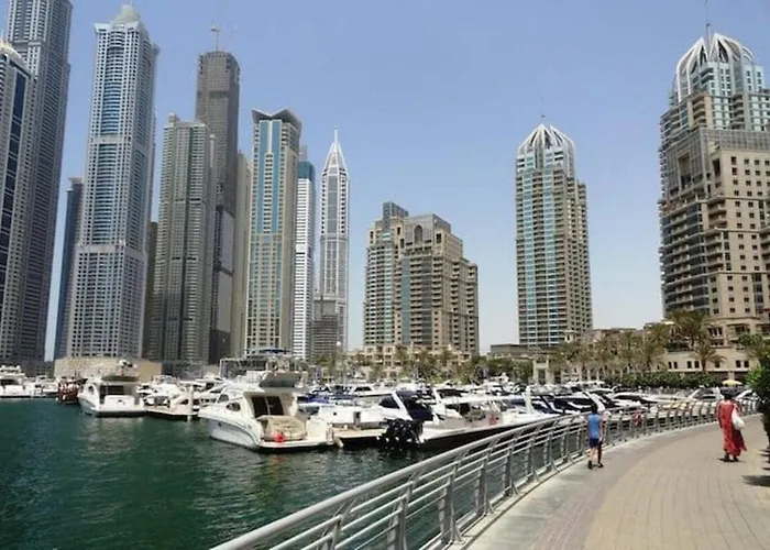 One Bed Apartment At A Great Location In Dubai Marina