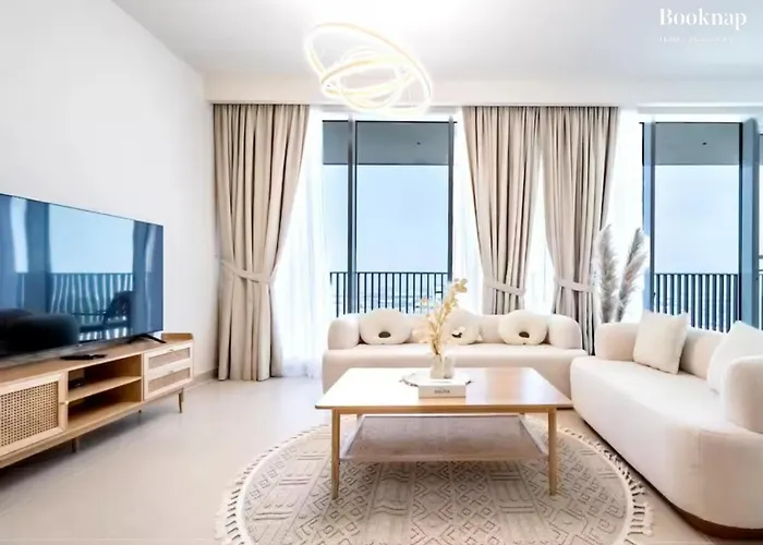 Lavish 3Br Apartment With Assistant Room In Habour Gate Tower