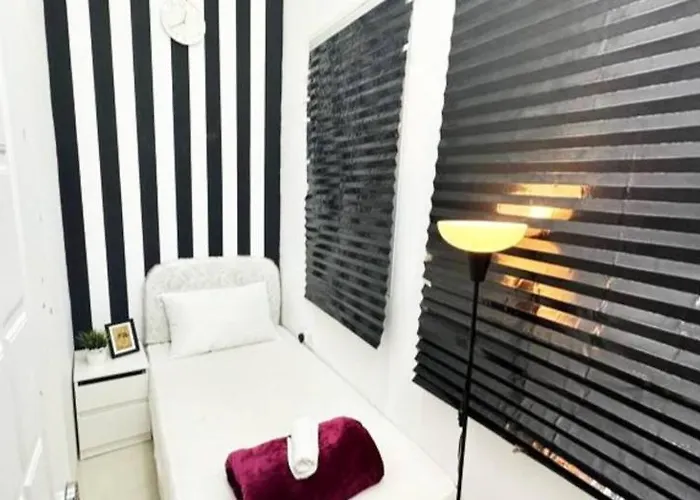 Partitioned Single Room In Al Barsha 1 Near Metro